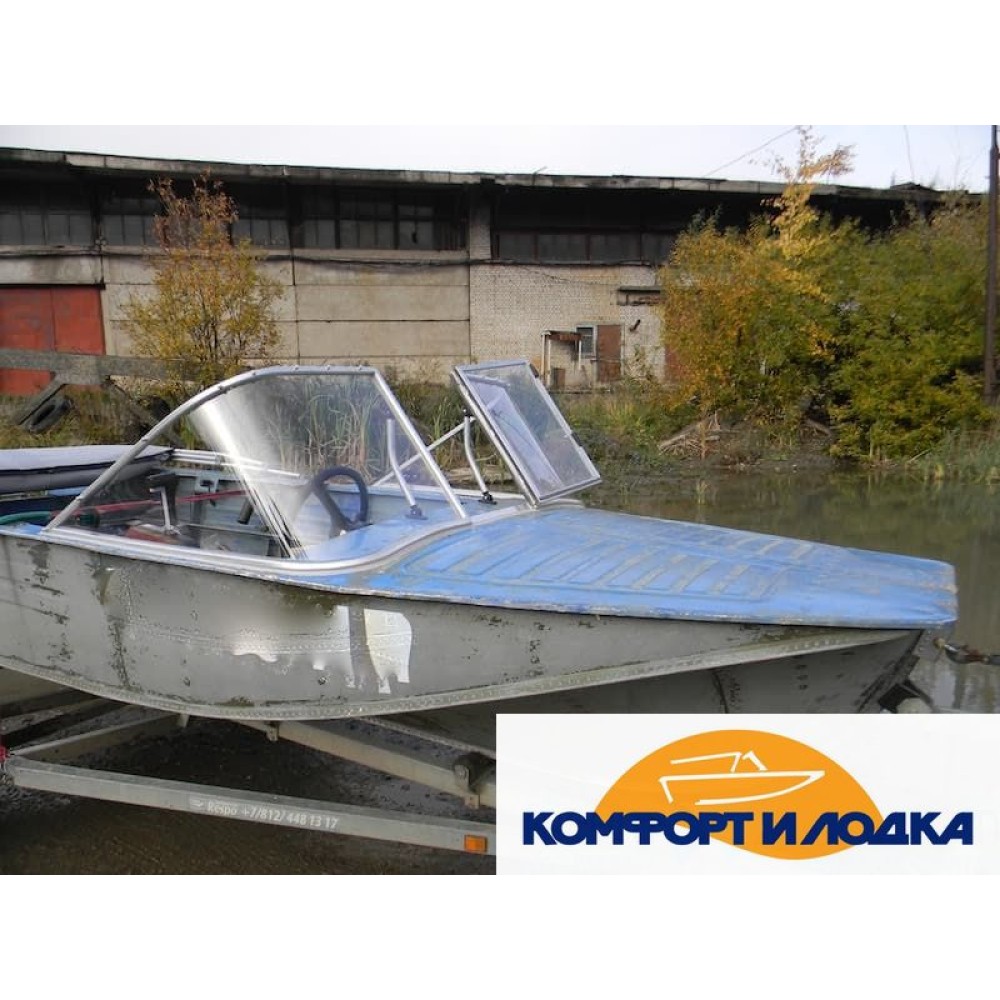 Ветровое стекло для лодки Воронеж, с калиткой для выхода на нос.